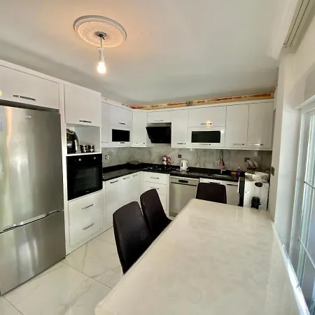 Luxery With 3 Bedrooms فيلة