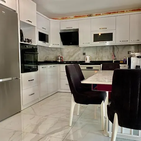 Luxery With 3 Bedrooms *