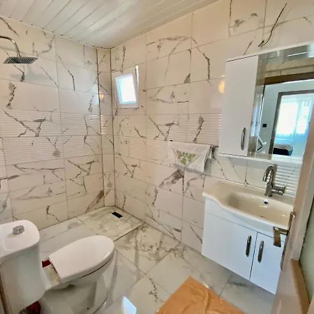 Luxery With 3 Bedrooms فيلة