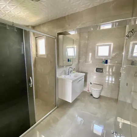 Luxery With 3 Bedrooms فيلة